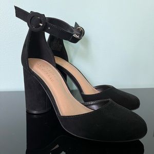 Women’s heels size 7